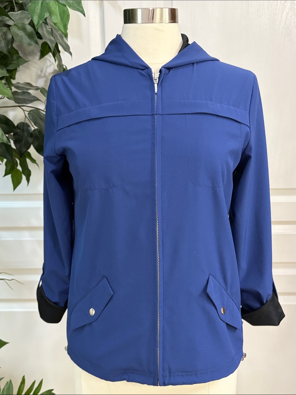 Zenergy by Chico’s Hooded Full Zip Nylon Jacket w/ Pockets ~ Royal Blue